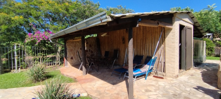 Haus 440 – Ypacaraí