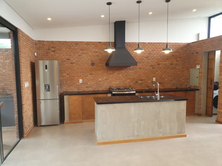 Haus 410 – San Bernardino