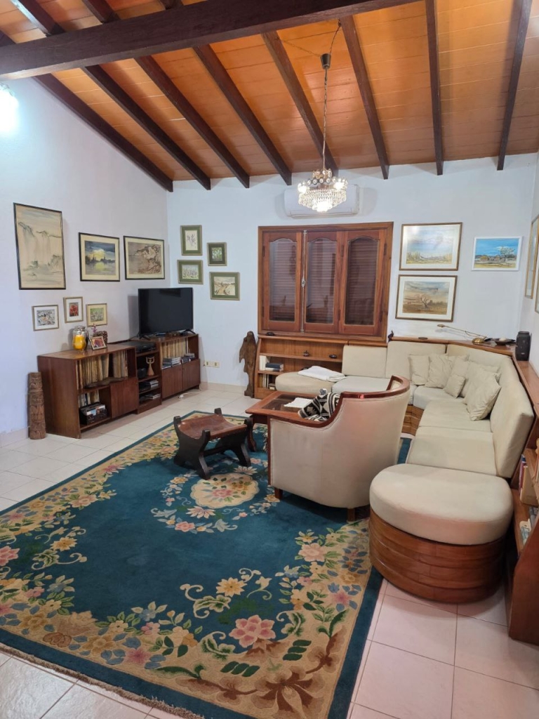 Haus 448 – Ypacaraí