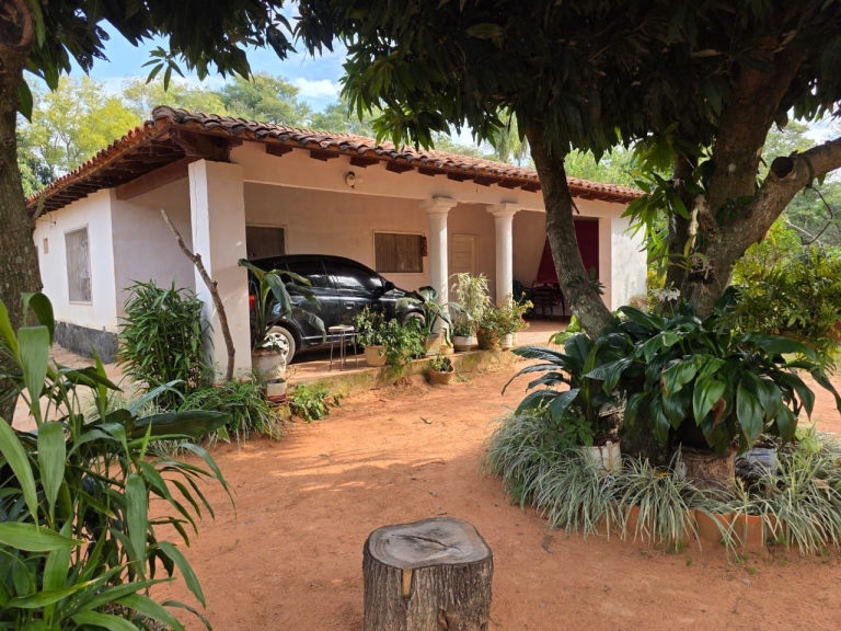 Grundstück mit ParaguayerHaus Altos – 215